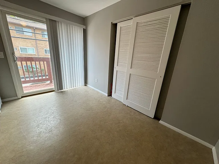 3906 W Sylvania Ave — Photo 37