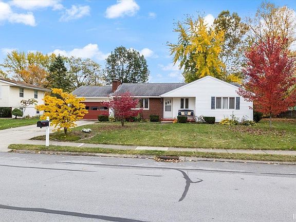 4th image of 819 Barlow St