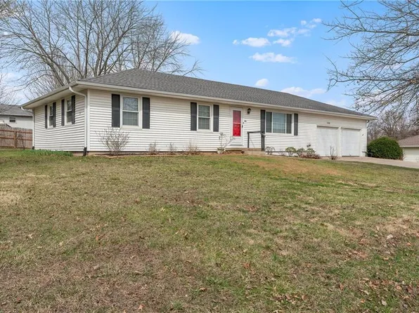 1110 Fairway Dr, Richmond, MO 64085