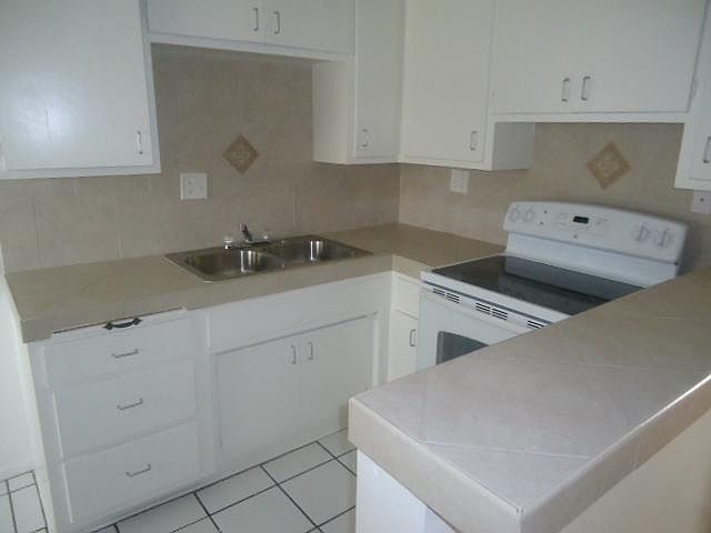2nd image of 444 E Rowland St #33