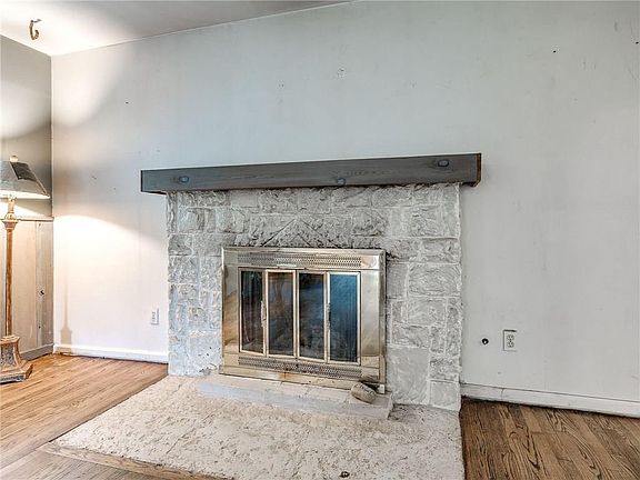 4th image of 6300 Hilltop Dr