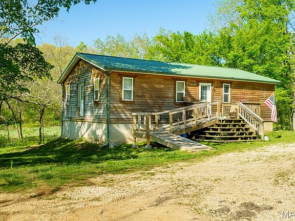 3rd image of 132 Tara Ln