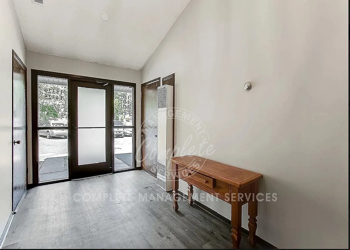2 bed, 1200 sqft, $1,895 — Photo 4