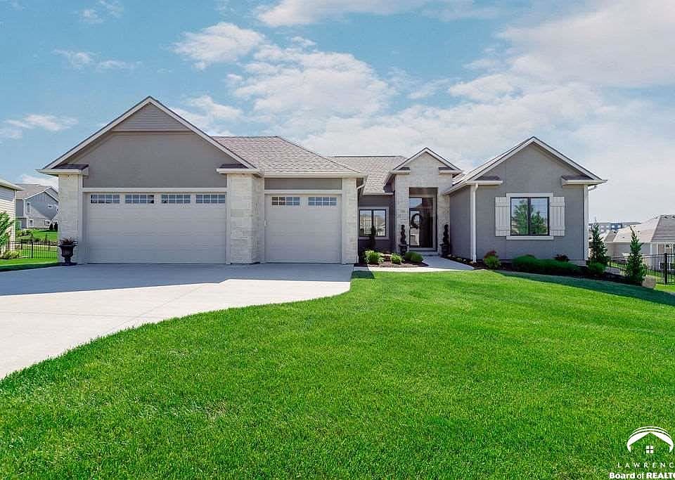 2nd image of 335 Headwaters Dr