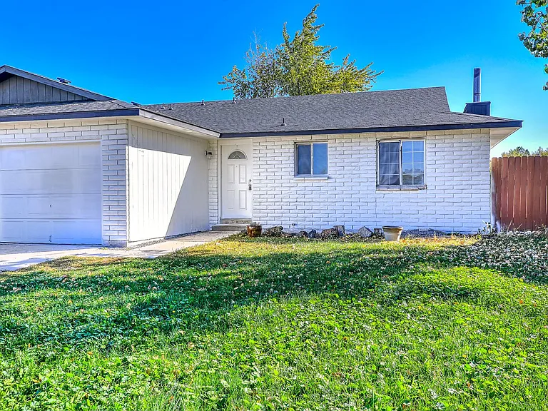 3822 S Upland Ave — Photo 2