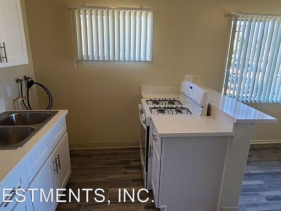 5th image of 2630 S Rosewood Ave #D