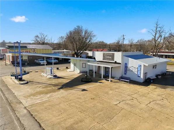 326 S 2nd St #10-12, Stilwell, OK 74960