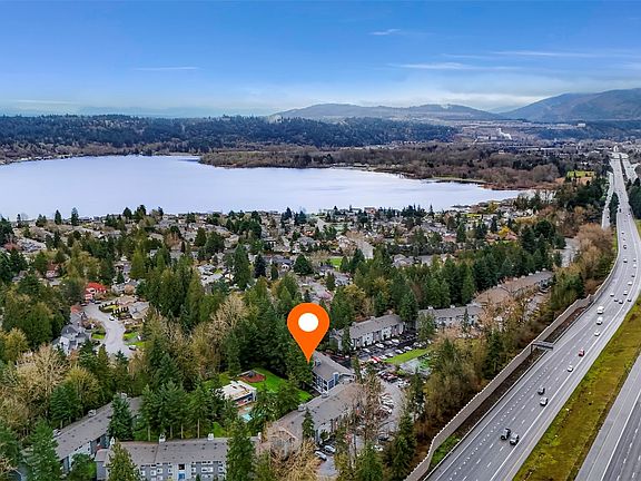 3rd image of 4647 W Lake Sammamish Parkway SE #E302