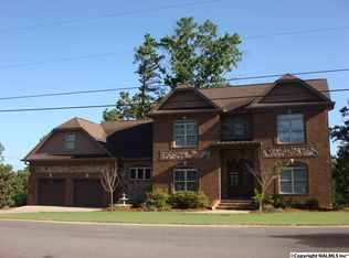 217 Laurel Wood Dr, Rainbow City, AL 35906