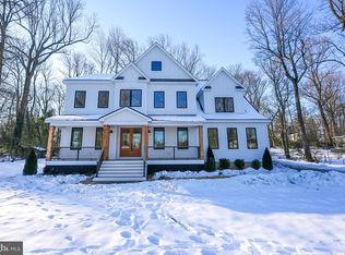 8937 Walker St, Fairfax, VA 22032