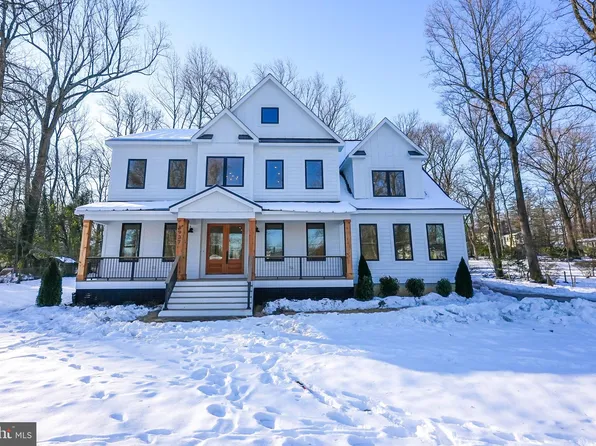 8937 Walker St, Fairfax, VA 22032