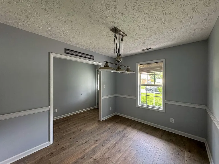 572 Woodwind Dr — Photo 4