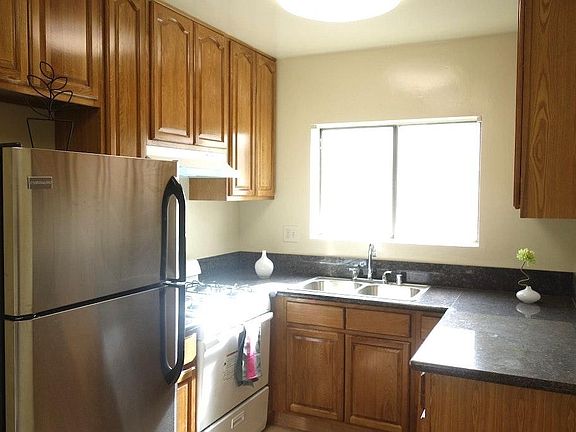 3rd image of 4375 York Blvd APT 221