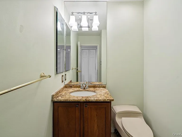 90 Foxwood Dr — Photo 13