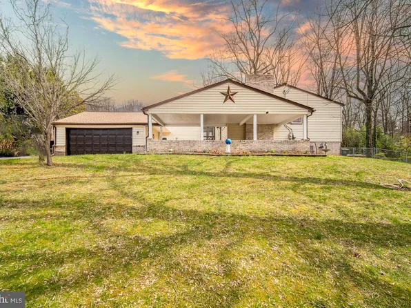 835 Beaverton Dr, York, PA 17402