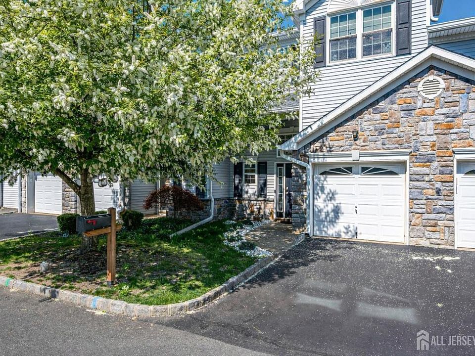 1st image of 18 Hanna Ln