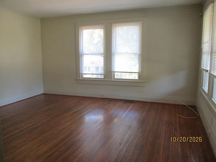 2 bed, 1.0 bath, $1,250 — Photo 3
