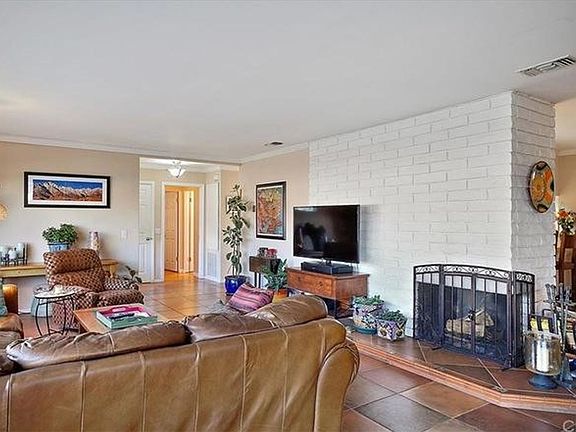 5th image of 184 Tahiti St #1