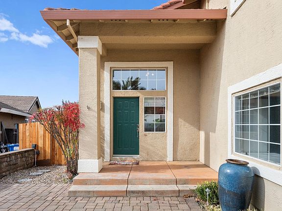 3rd image of 1071 La Contenta Court