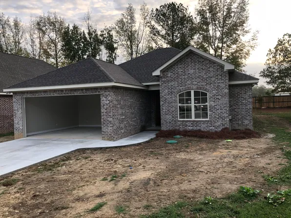 90 Village Dr, Hattiesburg, MS 39402