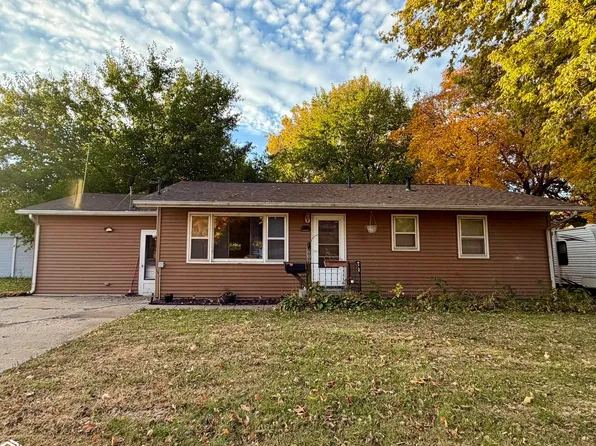609 Townsend Ave, Wapello, IA 52653
