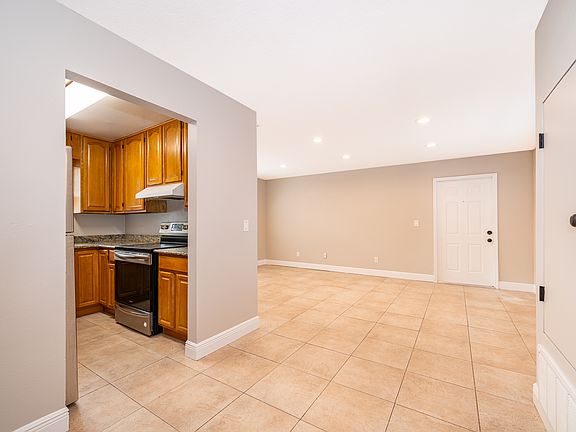 4th image of 700 Magnolia Ave