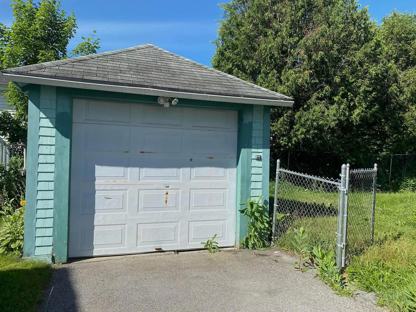 3 bed, 1.5 bath, 1500 sqft, $1,850 — Photo 3