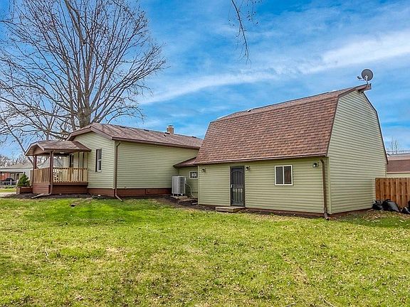 2nd image of 5646 Villa Ave