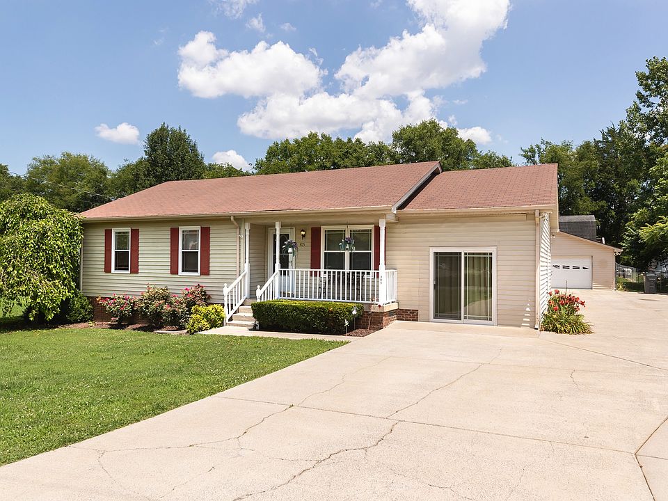 1st image of 305 Elizabeth Ct