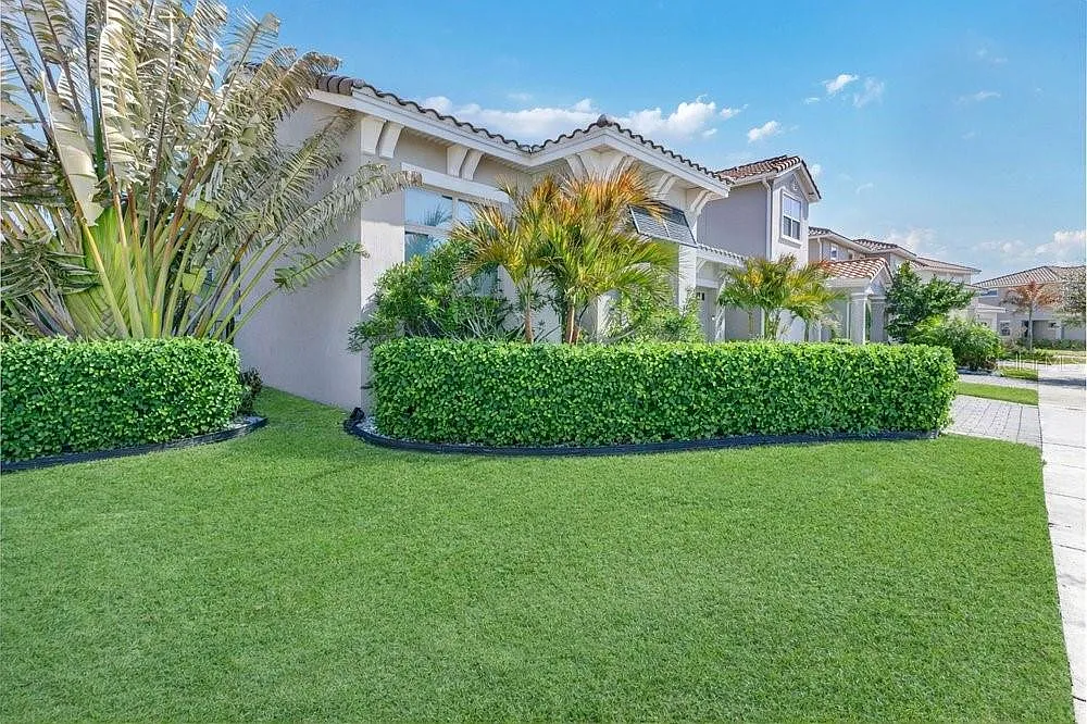 4 bed, 3.0 bath, 2424 sqft, $3,900 — Photo 3