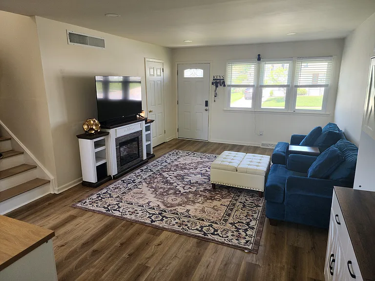 1318 Kenwood Rd — Photo 11