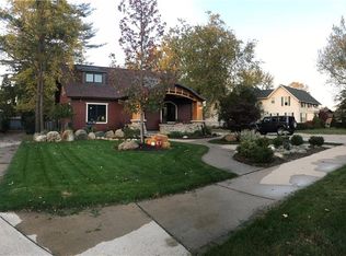8550 Macomb St, Grosse Ile, MI 48138