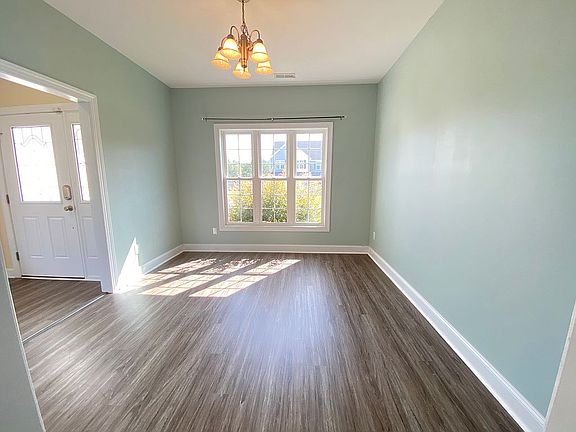 3rd image of 503 Newhan Ct