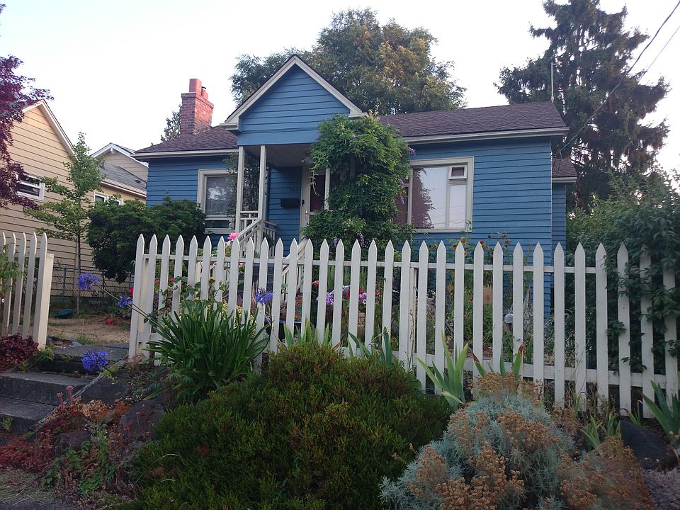 2nd image of 720 N 98th St
