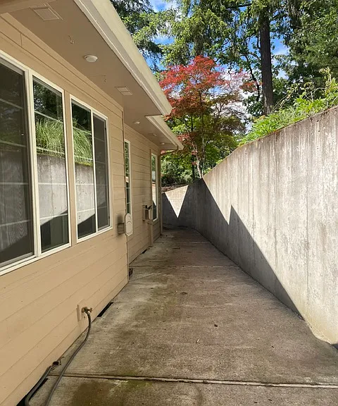 2709 Hallmark Ln — Photo 23