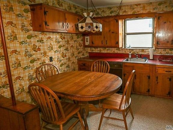 3rd image of 346 Park Ln