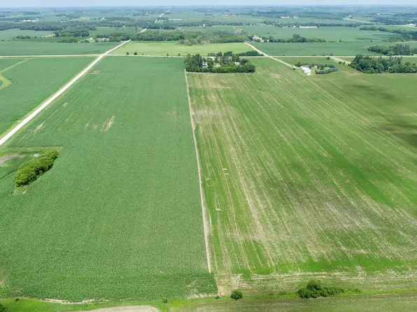 407 2nd St NW, Hayfield, MN 55940