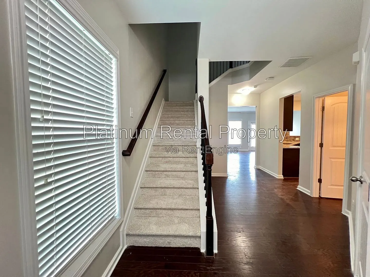 4 bed, 3.5 bath, 2338 sqft, $2,600 — Photo 3