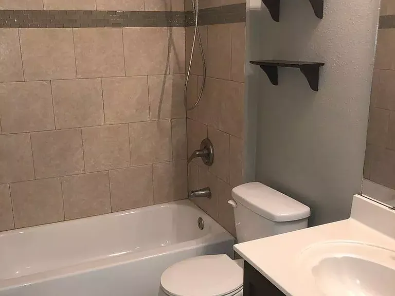 11382 Aston Hall Dr S — Photo 26