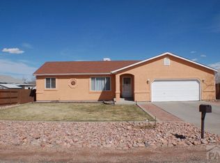 470 S Oak Creek Dr, Pueblo West, CO 81007