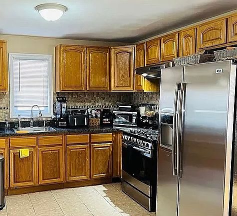2nd image of 553 E 26th St Floor 2