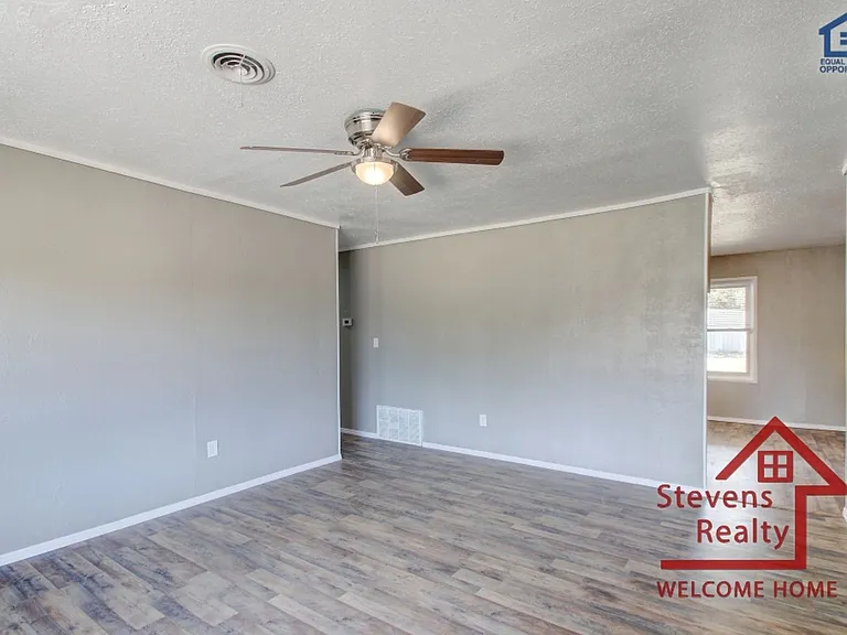 2316 NW 28th St — Photo 10