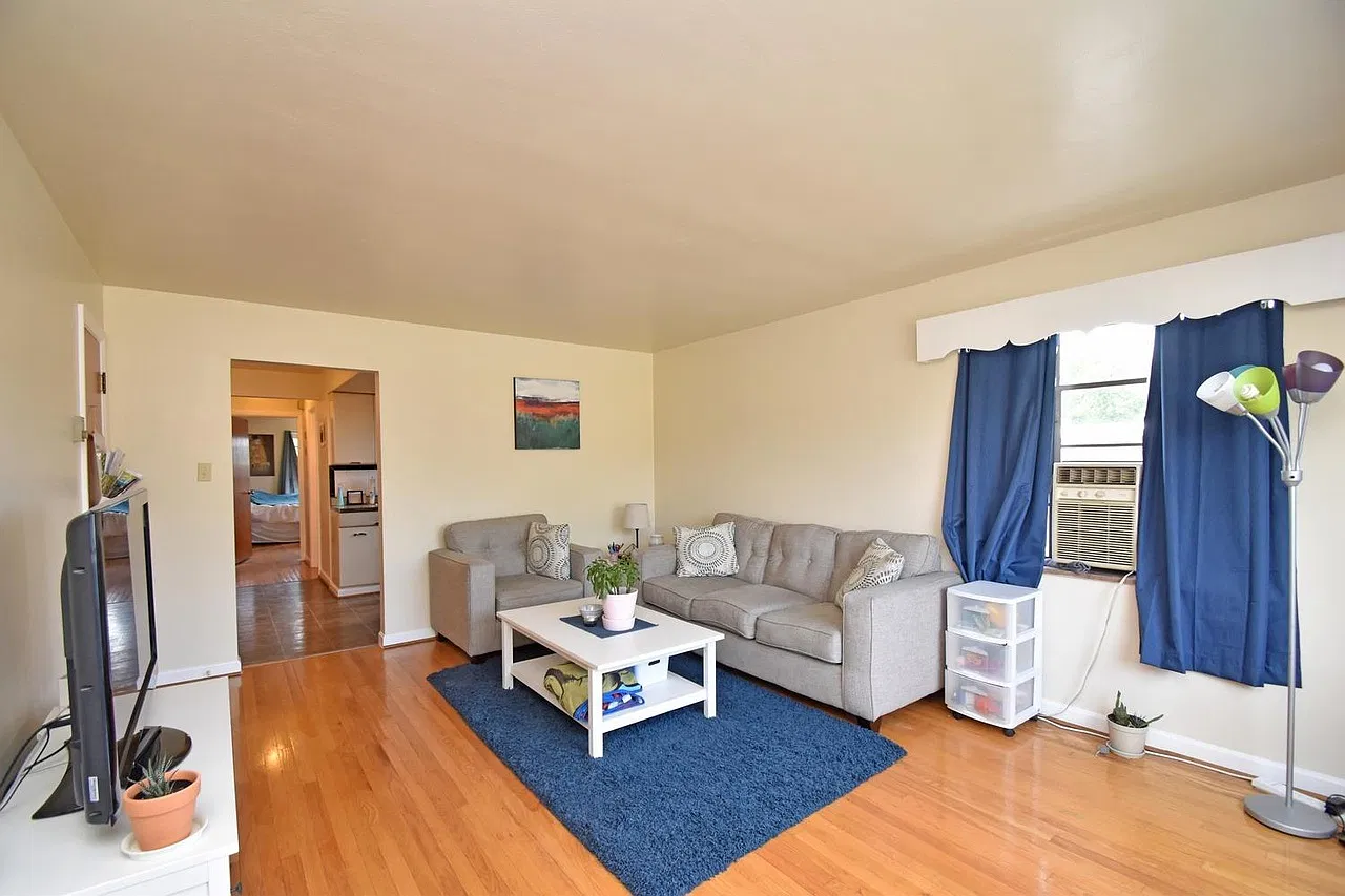 1 bed, 750 sqft, $975 — Photo 2