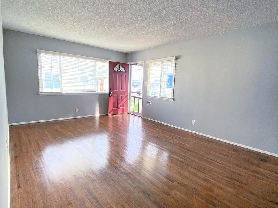 1st image of 3739 W 182nd St