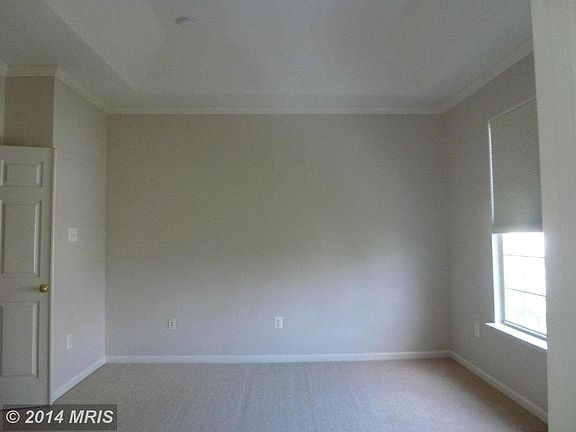 3rd image of 501 Falcon Park Ln