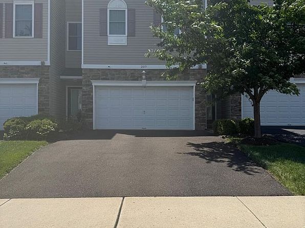 207 Saddlebrook Dr