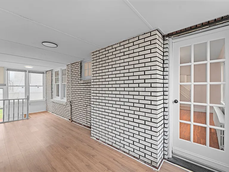 2215 N Wood Ave — Photo 2