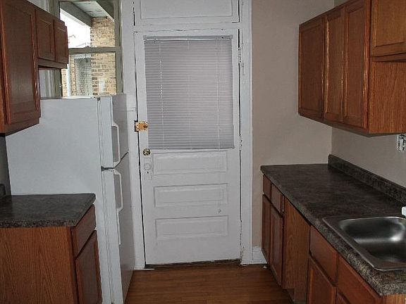 4th image of 132 N Humphrey Ave APT 3E