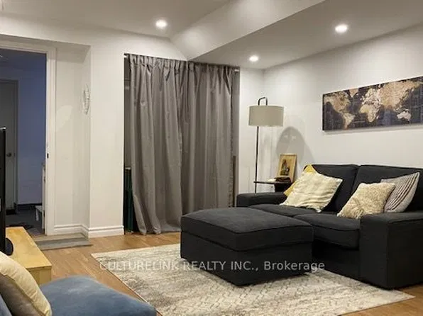 119 Montrose Ave, Toronto, ON M6J 2T6