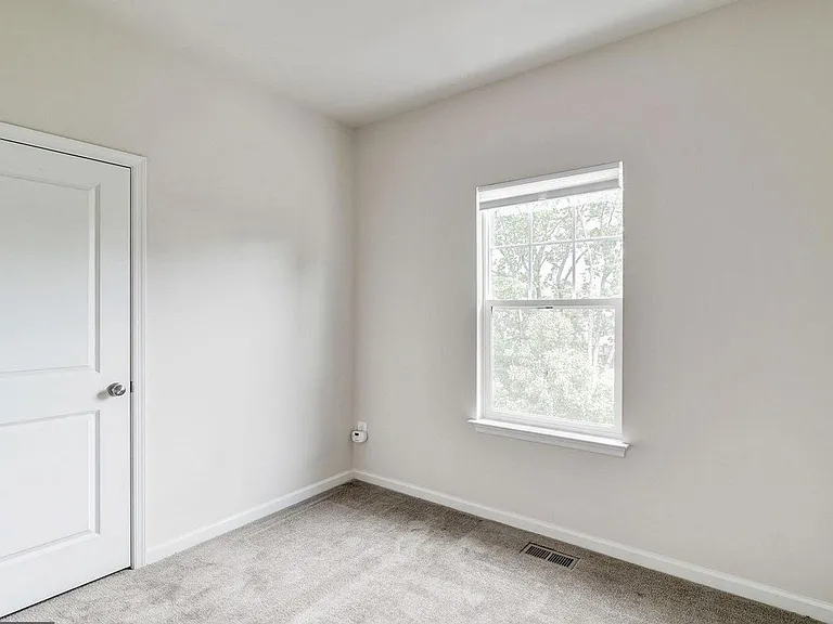 42292 Shoover Sq — Photo 16
